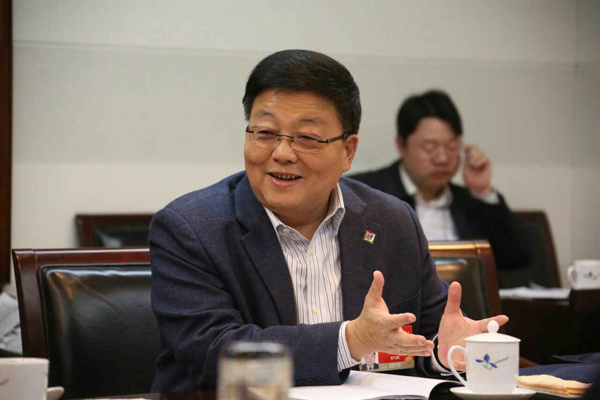 肖伟接受《人民日报》采访：进一步改进药品集中采购管理机制
